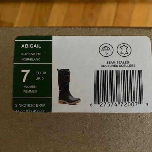 New in Box - Fleece-Lined Waterproof Boots - Picture 6 of 6